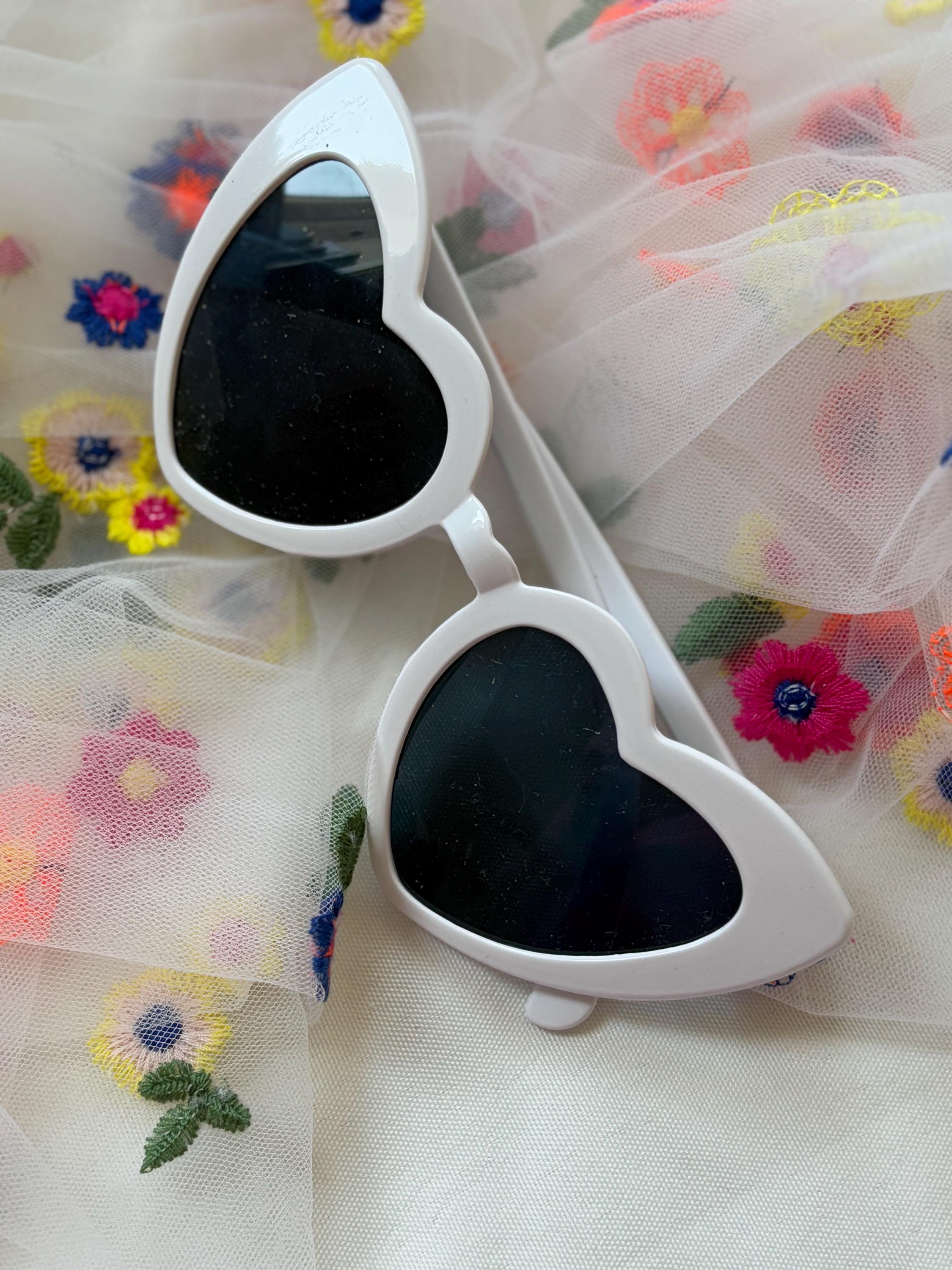 Custom Bride Heart Sunglasses: Pearl Rhinestone Bridal Party